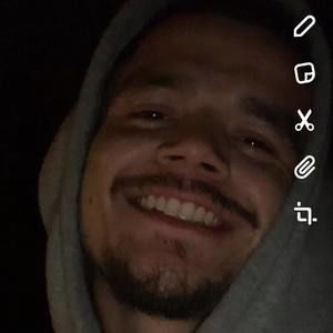 Meet your Posher, Cesar